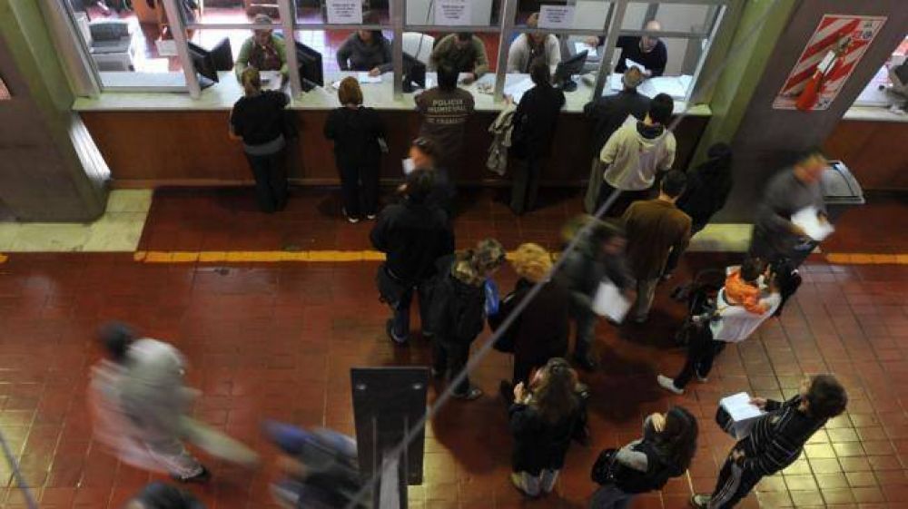 Sueldos se llevan todos los ingresos propios
