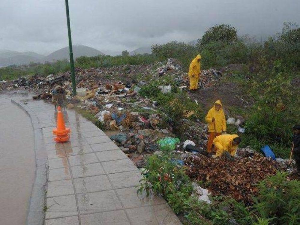 Basura por todos lados sigue la costumbre de ensuciar 