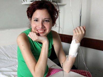 Falleci� una de las mellizas Oviedo mientras esperaba un trasplante