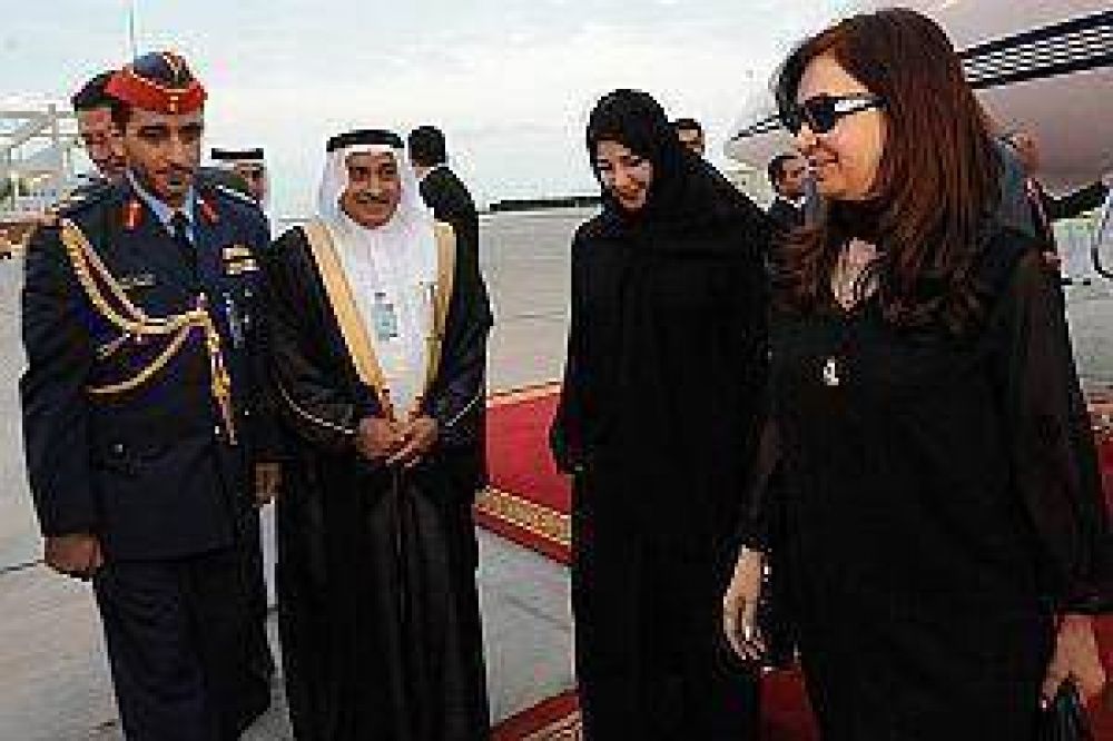 Cristina lleg� a Abu Dhabi, primera escala de su gira por Asia