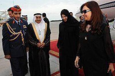 Cristina lleg� a Abu Dhabi, primera escala de su gira por Asia