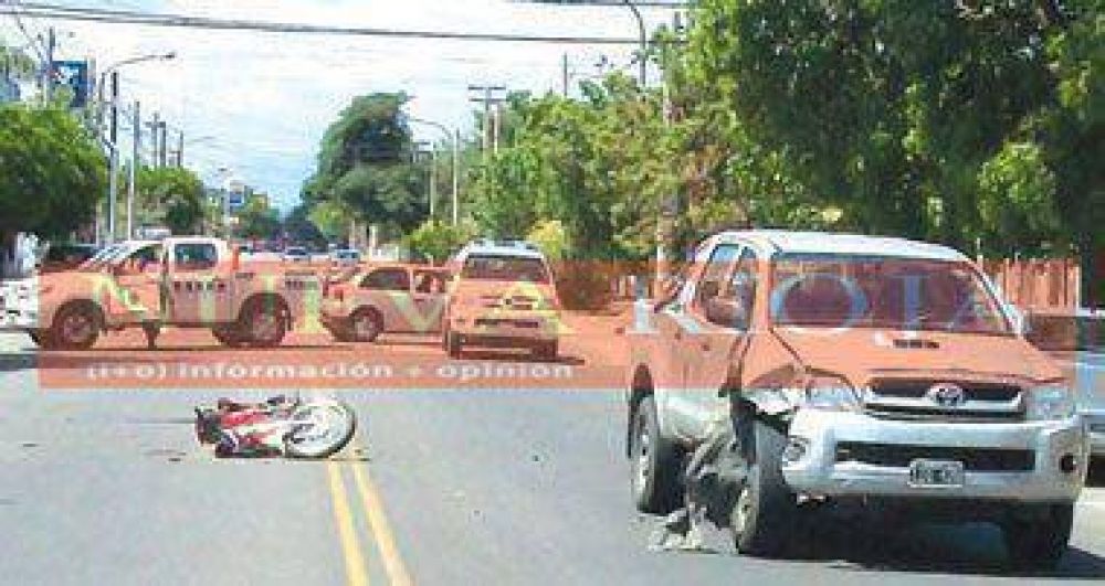 Tres ocupantes de una moto con heridas graves en un accidente