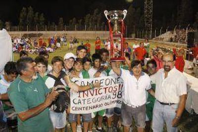 Con m�s de 3 mil chicos, finaliz� el Mundialito de Trinidad