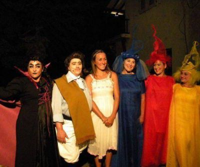 Contin�an las propuestas culturales en Villa Mitre