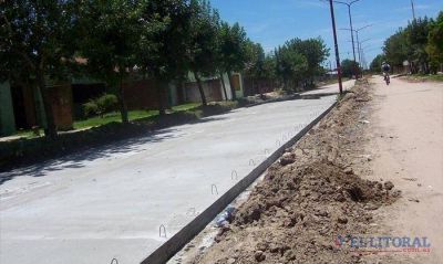 Avanzan trabajos de pavimentaci�n en el Doctor Monta�a con hormigonado en calle Larratea