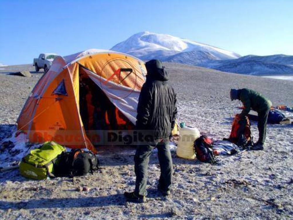 Rescatan de la cordillera a monta�ista en grave estado de salud