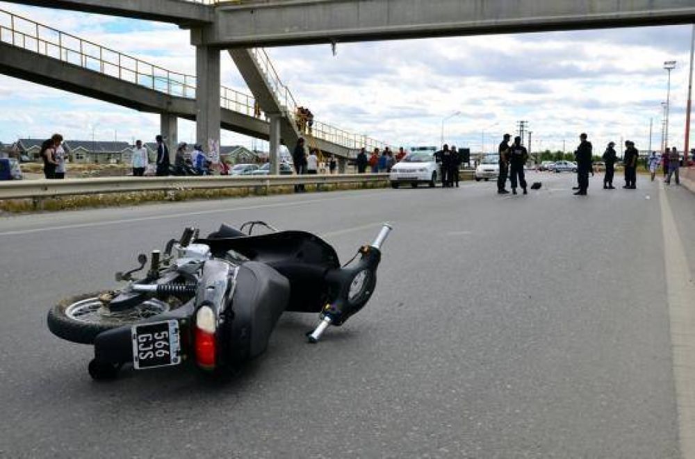 Joven motociclista grave tras violento accidente