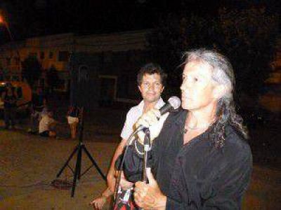 Comenz� el ciclo �M�sica en la Plaza�