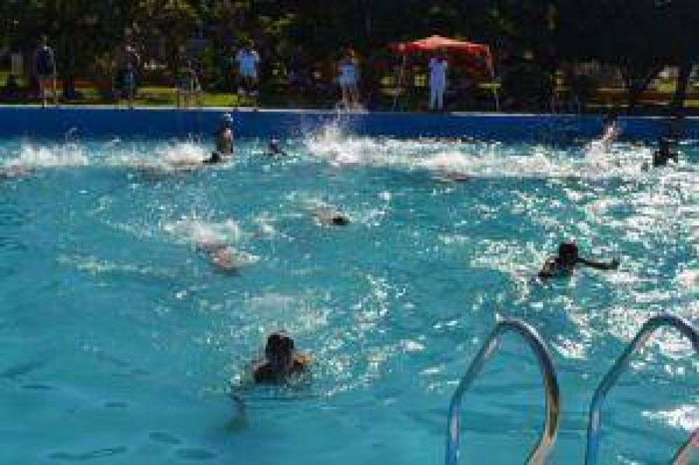 La colonia municipal da la bienvenida a un nuevo grupo
