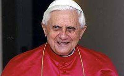 El Papa Benedicto XVI celebr� una misa por Juan Pablo II, camino a su beatificaci�n 