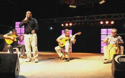 �ltima noche del Festival organizado por Bomberos Voluntarios