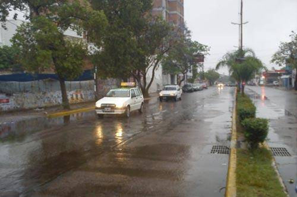 La lluvia de la madrugada podr�a regresar en horas de la tarde a la Capital