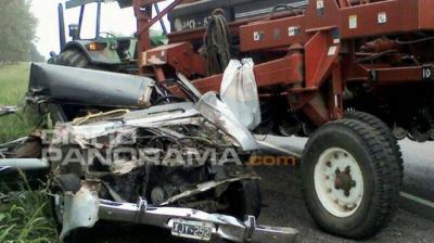 Una sembradora aplast� un auto en Leales: un muerto
