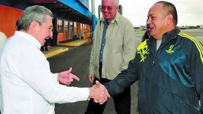 La c�pula de Venezuela viaja otra vez a Cuba y la oposici�n protesta