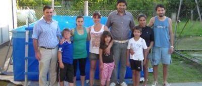 Intendente de Necochea inaugur� pileta de lona