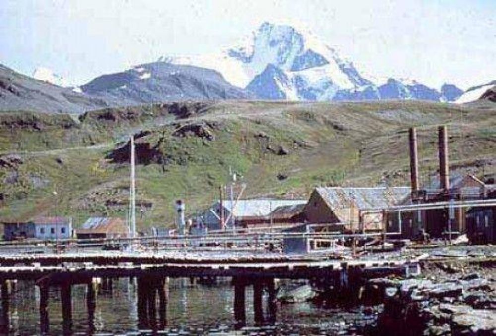 Reino Unido considera "improbable" que Argentina invada las Malvinas