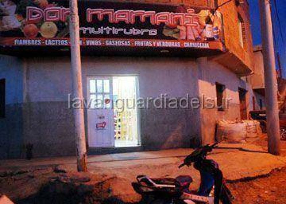 Tres menores asaltaron un almac�n