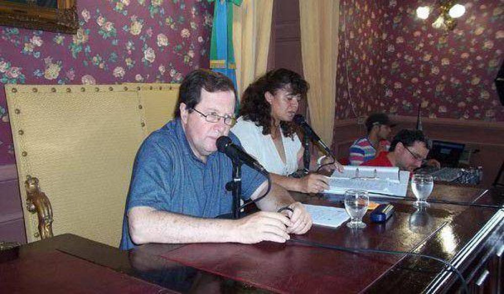 Den�pole: �Es una responsabilidad y un orgullo�
