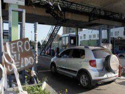 Contin�a el paro en la Autopista Buenos Aires- La Plata