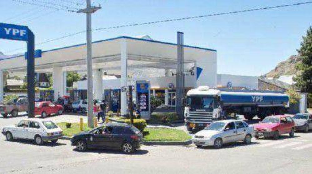 Los comerciantes de Esquel irn a la justicia para exigir tener combustible