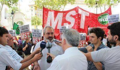 "Macri ataca el bolsillo del usuario para cuidar el de Metrov�as"
