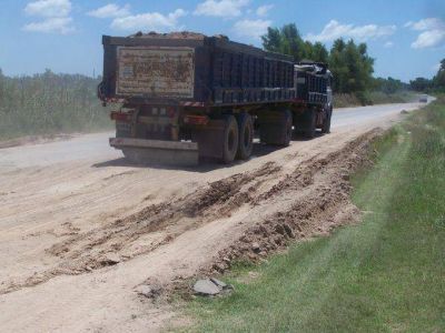 Vecinos reclaman cerrar la Ruta 193 a Capilla del Se�or por los baches
