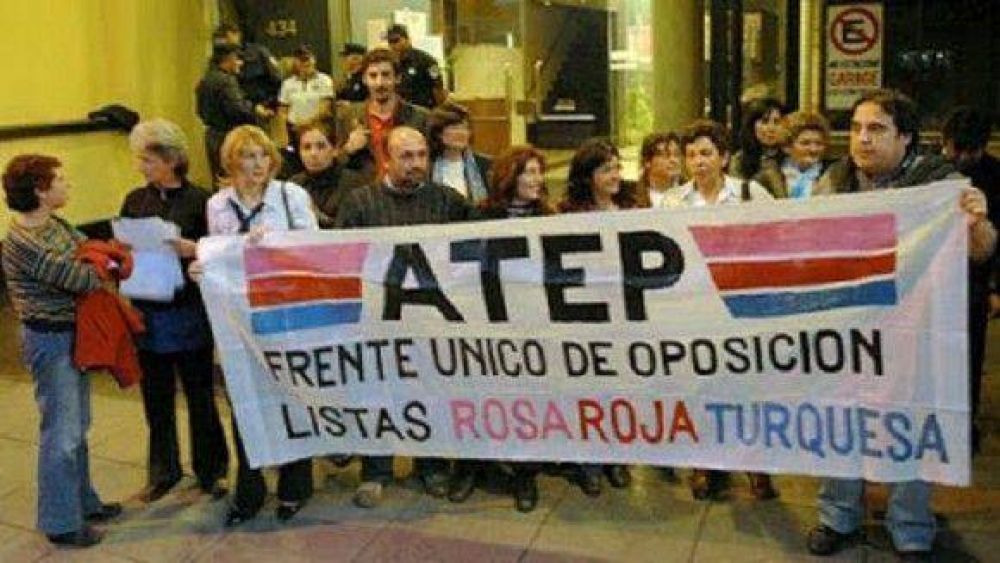 Docentes autoconvocados piden un aumento del 36%  