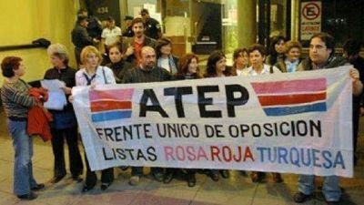 Docentes autoconvocados piden un aumento del 36%  