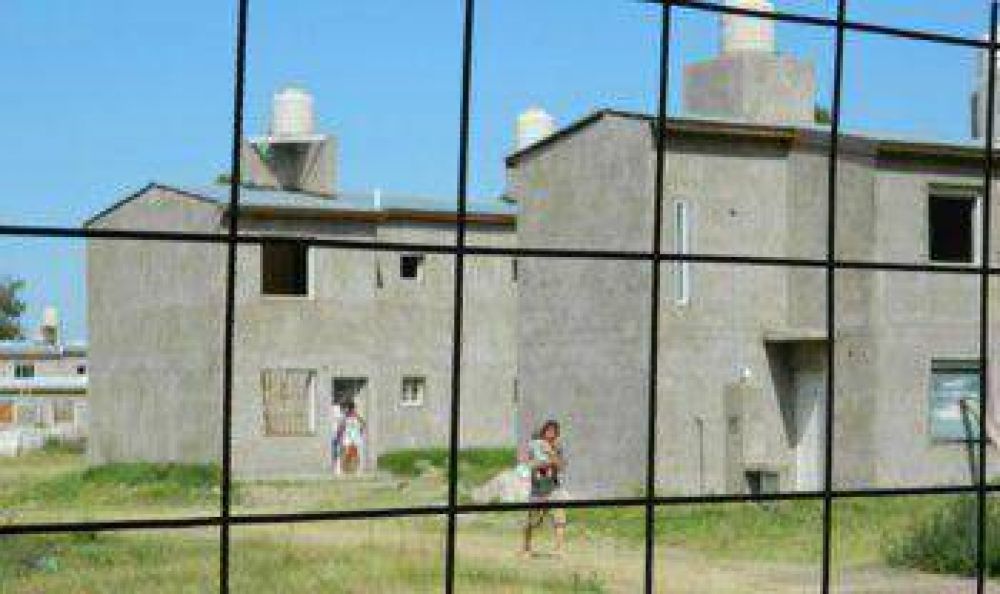 La Justicia deber� resolver qu� suceder� con las personas que contin�an en la toma