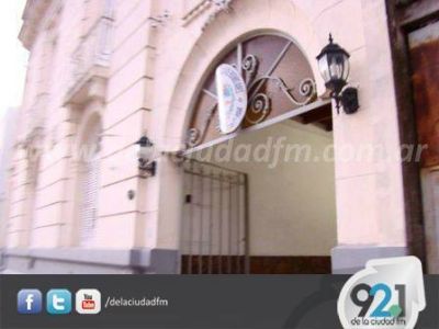 Investigan robos efectuados en 2 viviendas de Pig��	