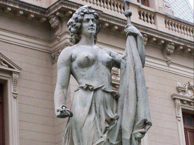 Llegan especialistas a escanear las estatuas 