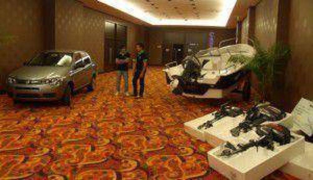 Ultiman detalles de organizaci�n para la fiesta de la corvina rubia 