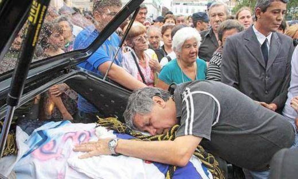 Una multitud despidi� a Marisol Oviedo  