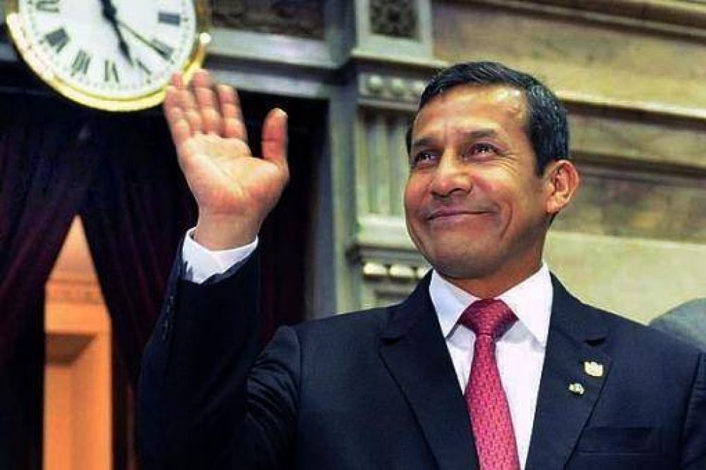 Seg�n una encuesta, el presidente Humala alcanz� el 57 % de aprobaci�n