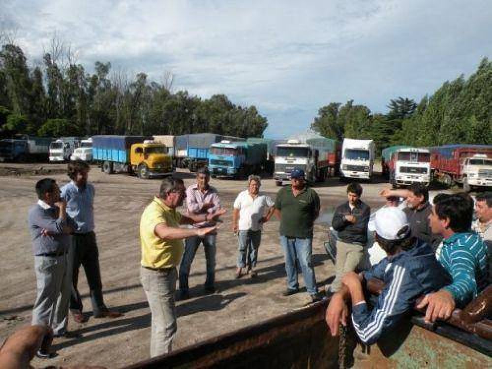 Transporte: cerealeros amenazan con bloquear acopios que incumplan tarifas  