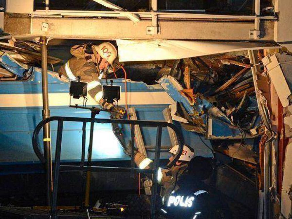 Suecia: rob� un tren y lo estrell� contra un edificio