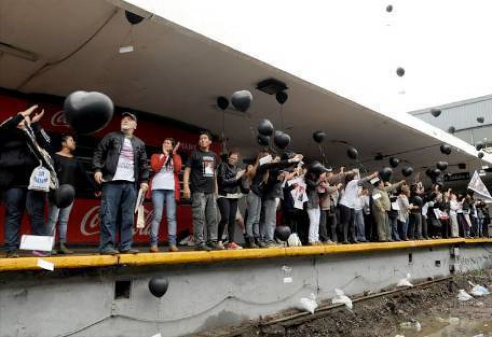 En medio de cr�ticas, reabren el and�n donde ocurri� la tragedia de Once