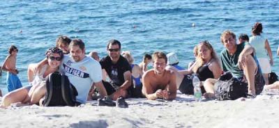 Con altas temperaturas se disfrutan las playas de San Carlos de Bariloche