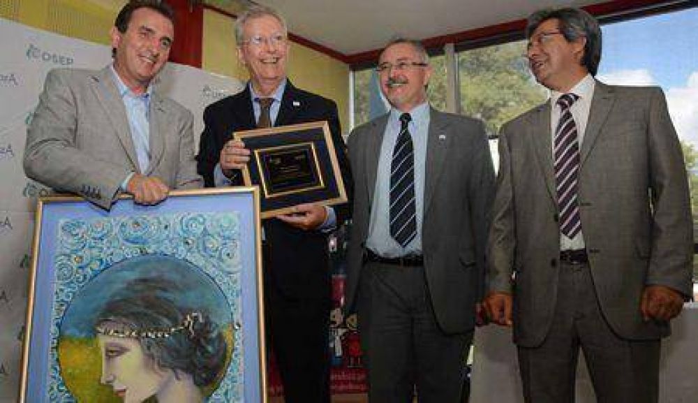 Francisco P�rez reconoci� por su trayectoria al doctor Mario Marzano  