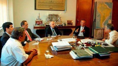 Frente al planteo del gobierno y sindicatos PAE mantendr� equipos en Cerro Drag�n