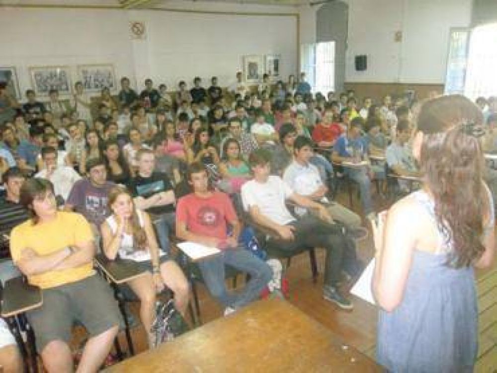 Empezaron a cursar 260 alumnos