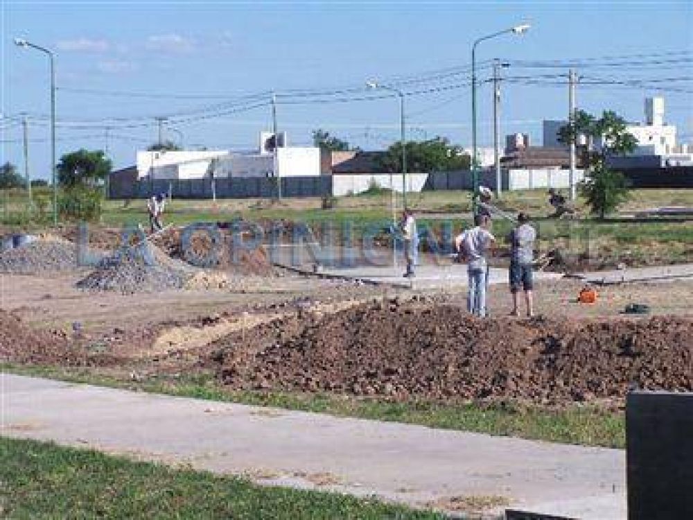 La Municipalidad construye un skate park en el Pizzurno 
