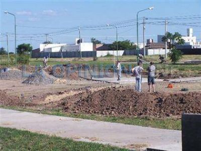 La Municipalidad construye un skate park en el Pizzurno 