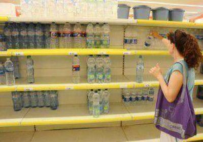 Suspendieron cirug�as por el agua turbia 