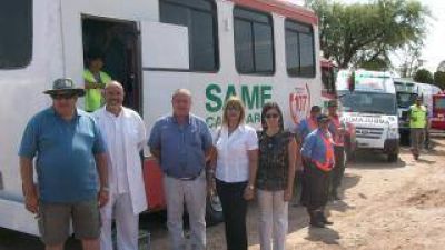 El m�vil hospitalario del SAME trabaja en el rally Dakar 