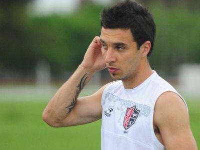 Aldosivi le hizo frente a Newell�s, pero los de Rosario fueron m�s efectivos