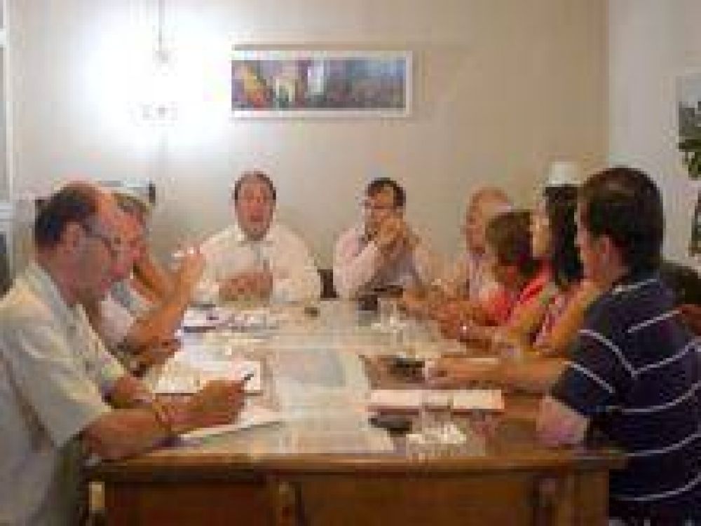 Un Lunghi irascible pidi� medidas urgentes a la Provincia