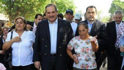 Alperovich pidi� �responsabilidad� gremial en los planteos salariales  