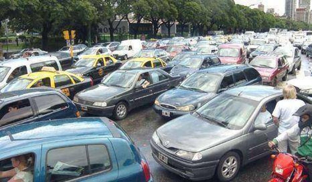"A la Ciudad entran 1.200.000 autos por d�a"