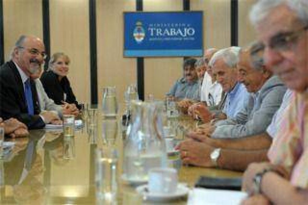 Ganancias y suba salarial, en la agenda laboral 2013 